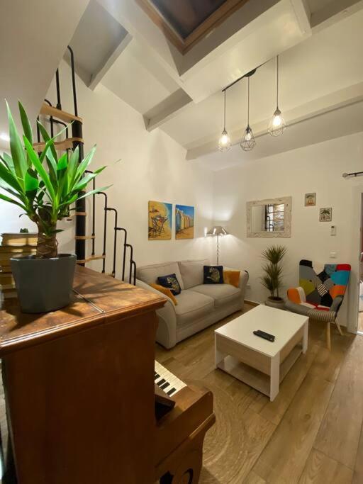 Charmante Maison Avec Exterieur A Deux Pas Des Remparts エーグ・モルト エクステリア 写真